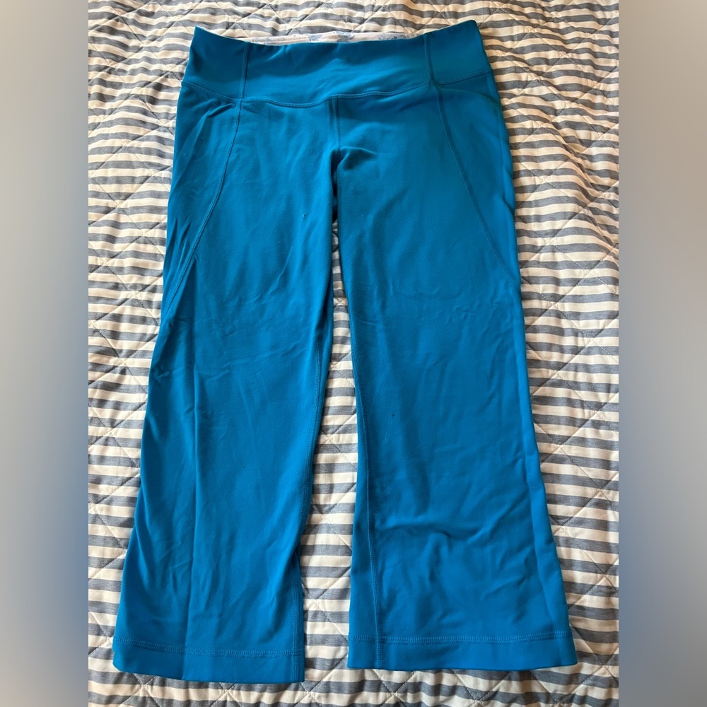 Cropped lululemon leggings.
